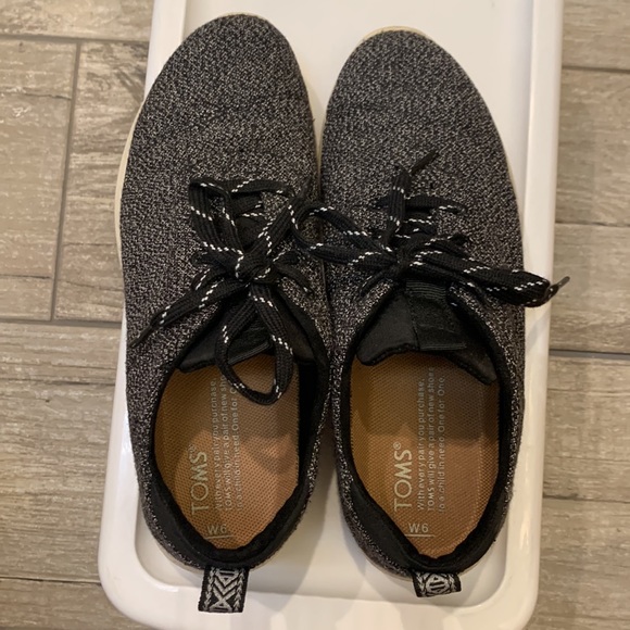 Tom’s Black Casual Tennis Shoe - Picture 4 of 6